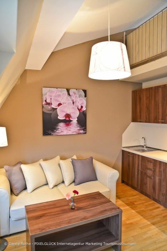 Empress Boutique Hotel 3*