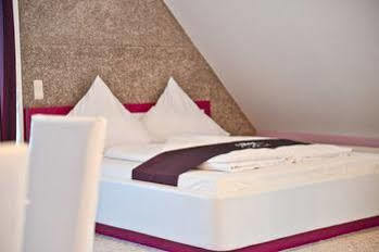 Hotel Empress Boutique Hotel 3*
