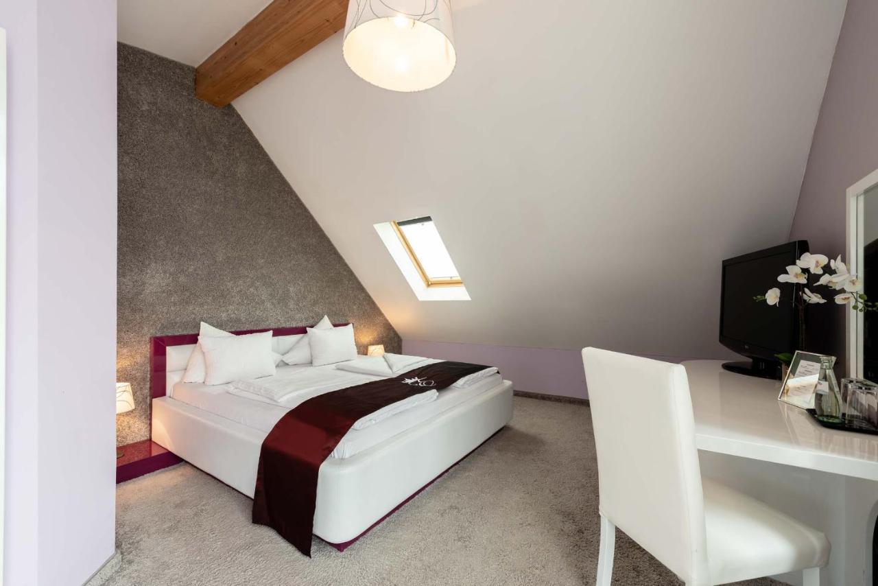 Hotel Empress Boutique Hotel 3*