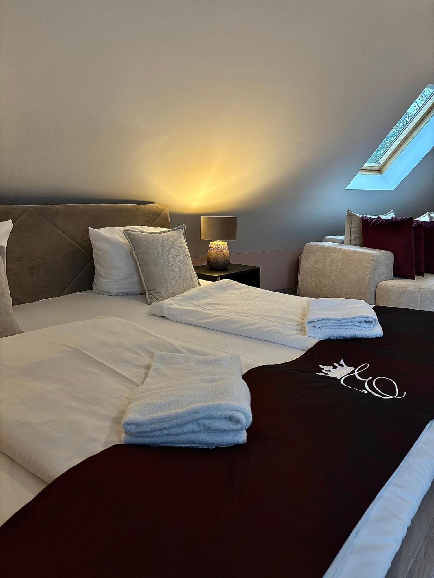 Empress Boutique 3* München