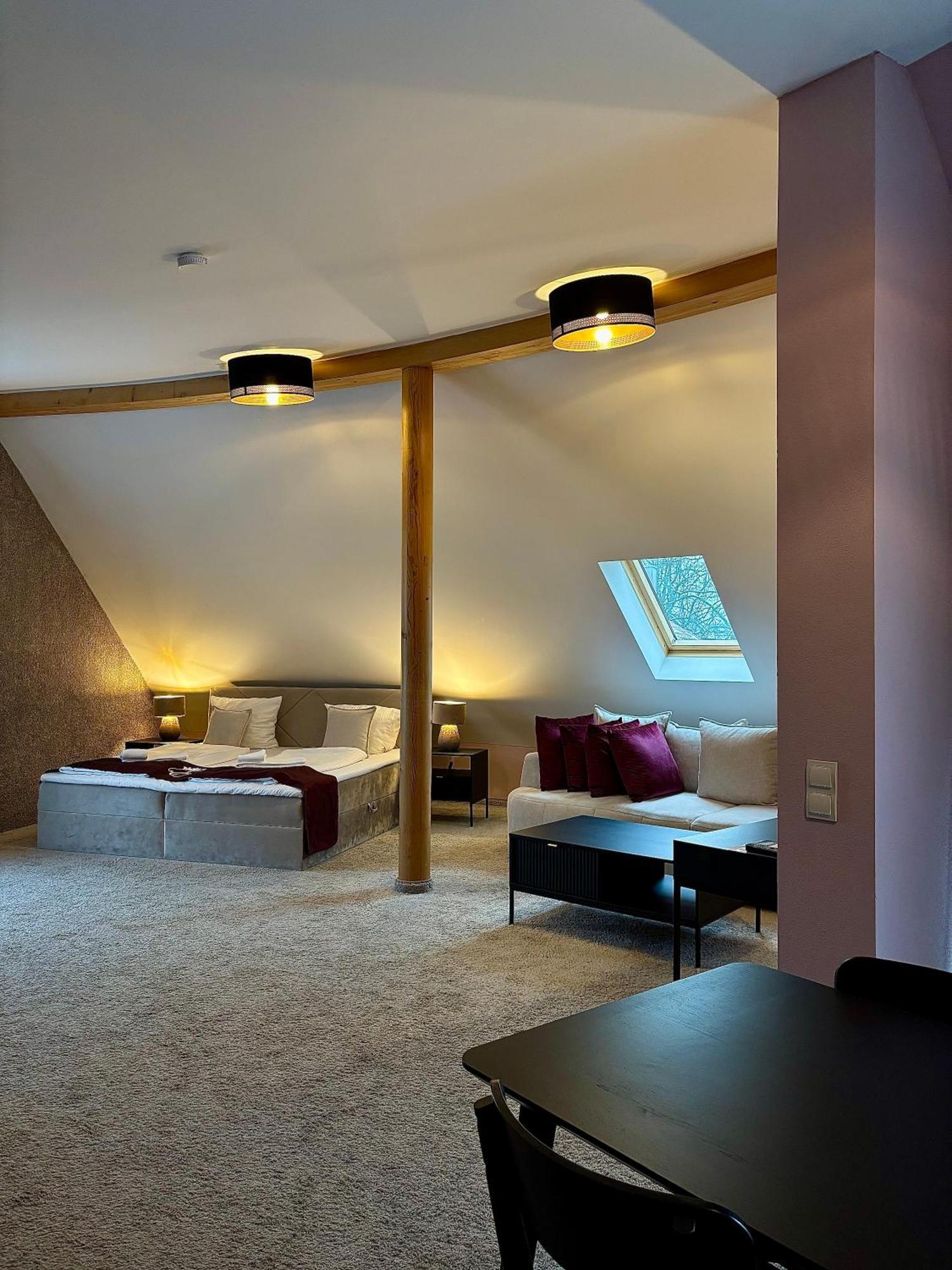 Empress Boutique 3* München