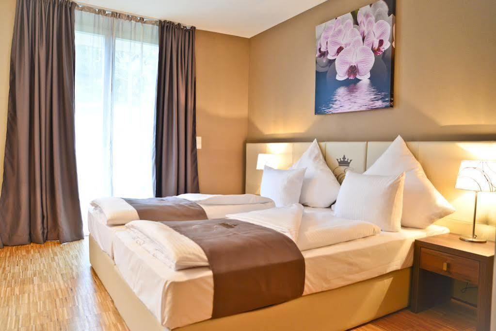 Empress Boutique 3*