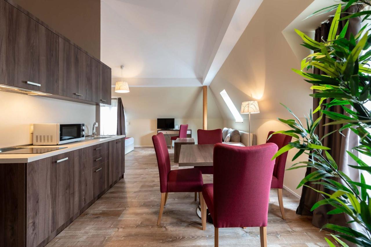 Empress Boutique 3* München